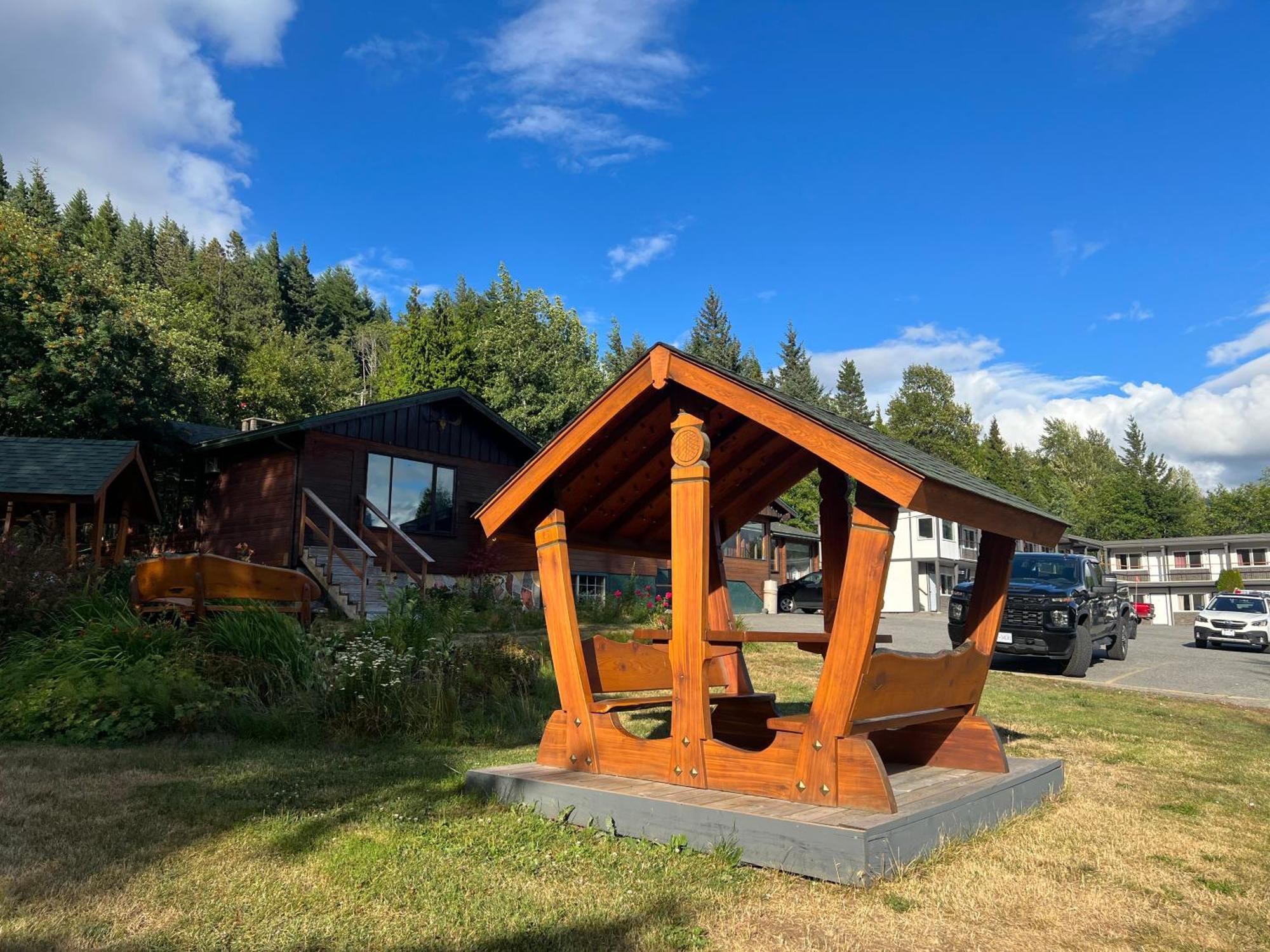 Chalet Inn Kitimat Exterior photo