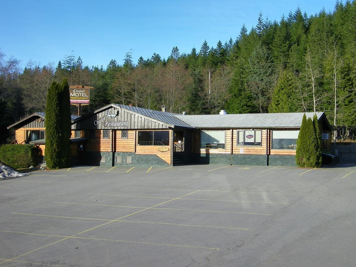 Chalet Inn Kitimat Exterior photo