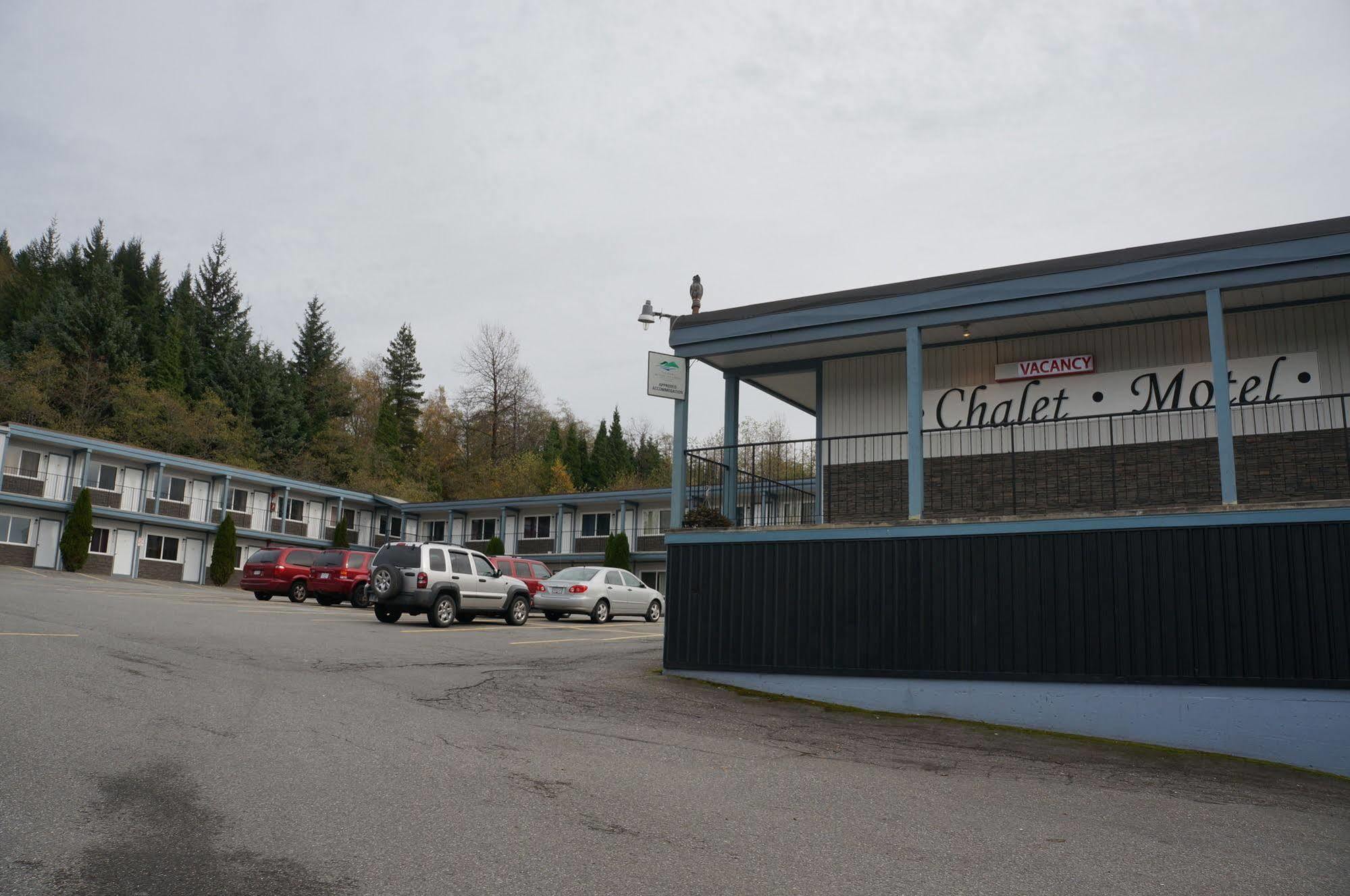 Chalet Inn Kitimat Exterior photo